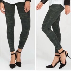 SPANX Look At Me Now Seamless Leggings Green Camo Size‎ Small